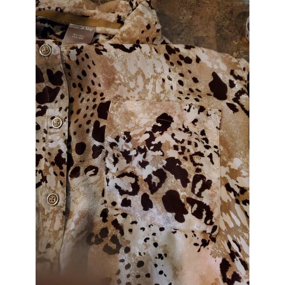 White Stag Womens Sz XL Button Down Blouse Animal Print Roll Sleeves Brown Pink - Picture 5 of 7